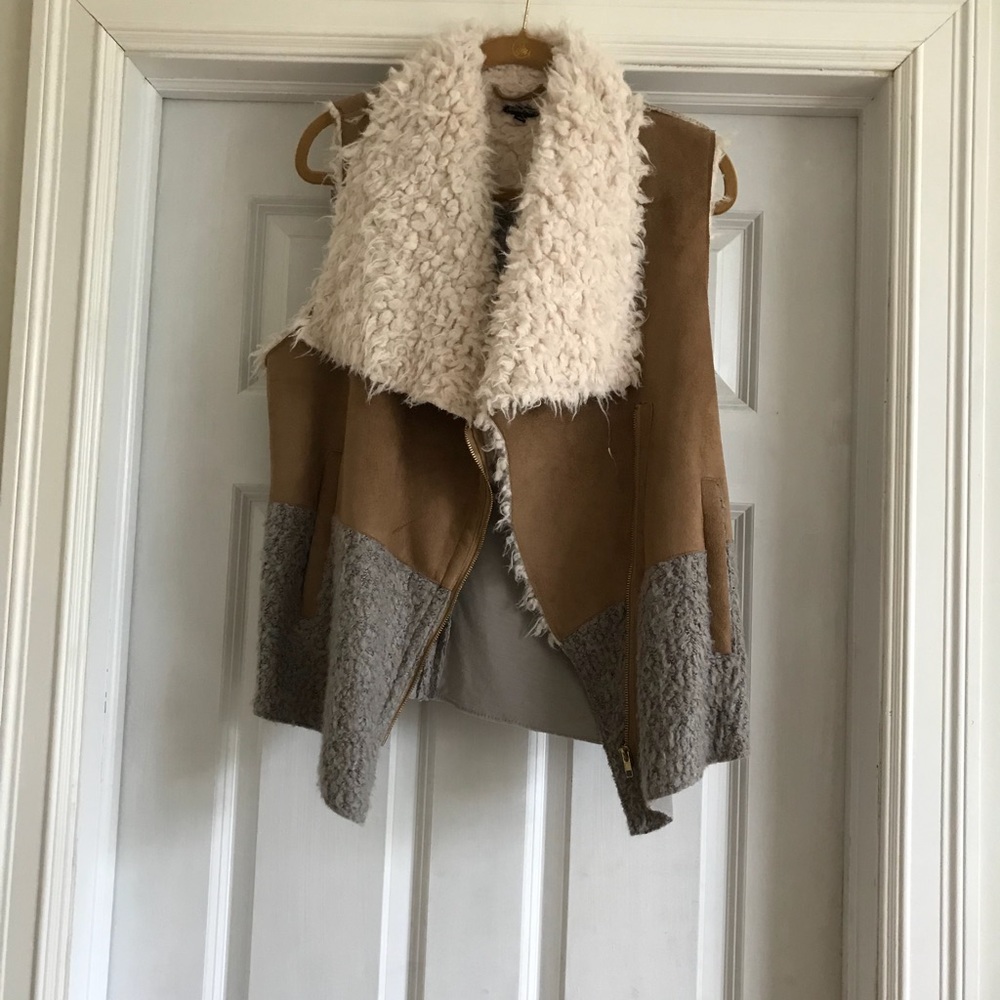 Camel shearling vest - size L